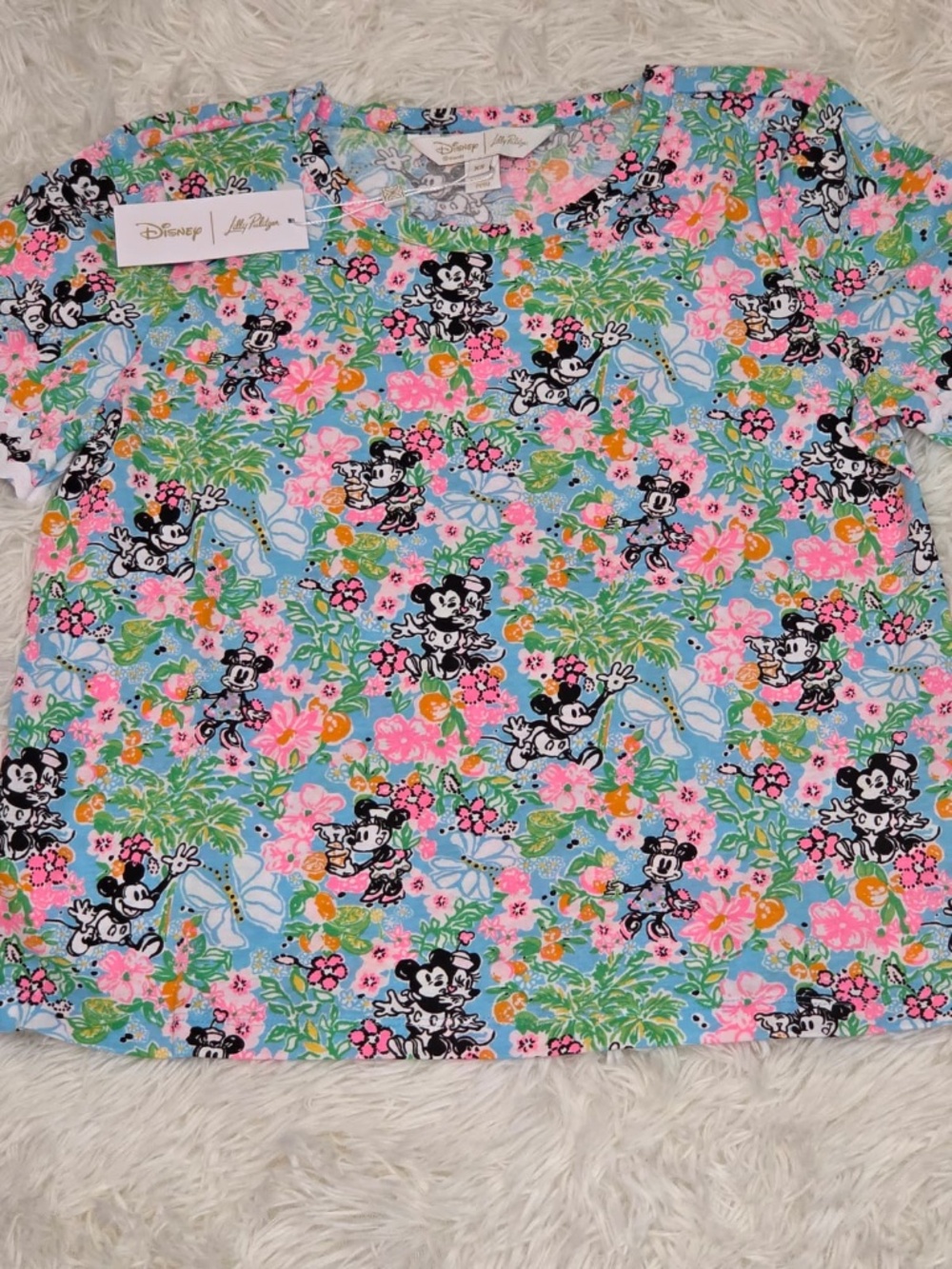 NWT Lilly Pulitzer Disney Top "Lilly Hearts Disney" - Picture 2 of 14